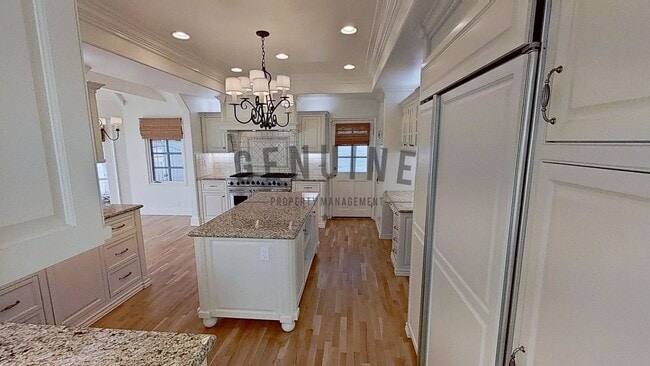 Building Photo - Beautiful Two-Level 5Bd 3.5Ba Home in Newport Beach