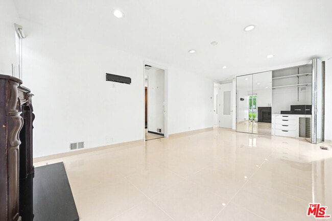 Building Photo - 469 S Hamel Rd