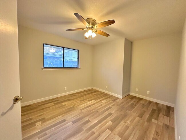 Building Photo - 11740 D-K Ranch Rd
