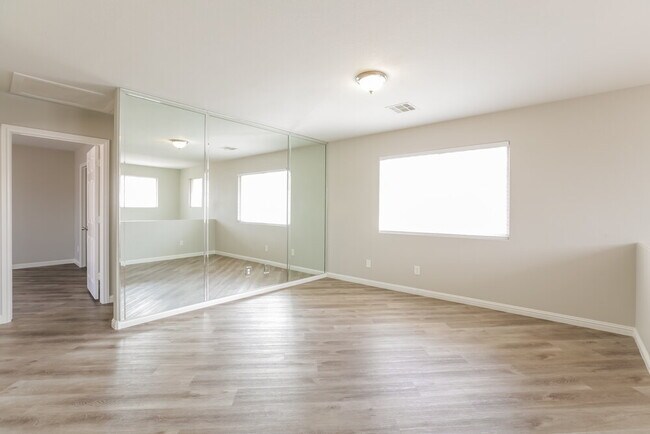 Building Photo - 10932 Napa Ridge Dr