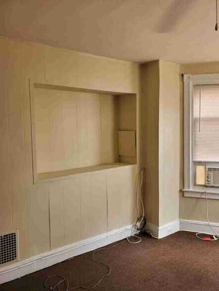 Building Photo - 121 Pusey Ave