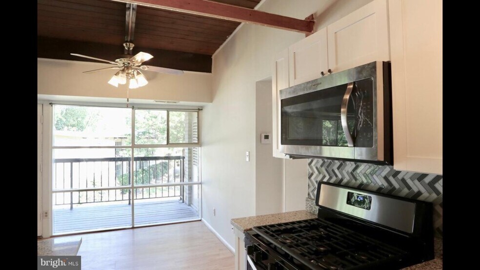 Building Photo - 4949 Americana Dr