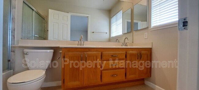 Building Photo - 320 Stamper Cir