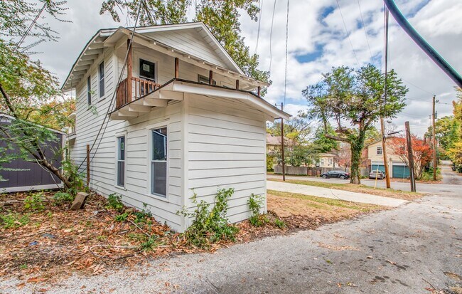 Building Photo - Elegant Midtown Memphis Single-Family Home...