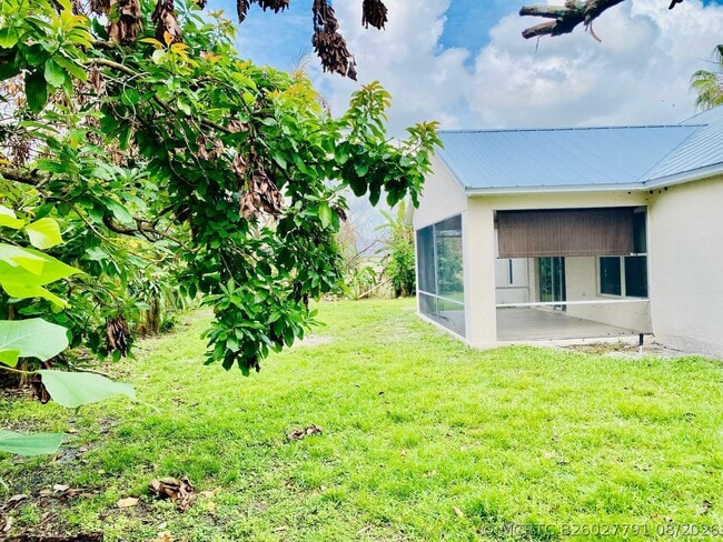 Building Photo - 5952 NW Baynard Dr