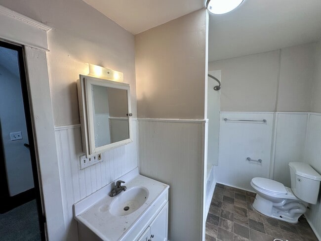 Building Photo - 2172 12th St SW