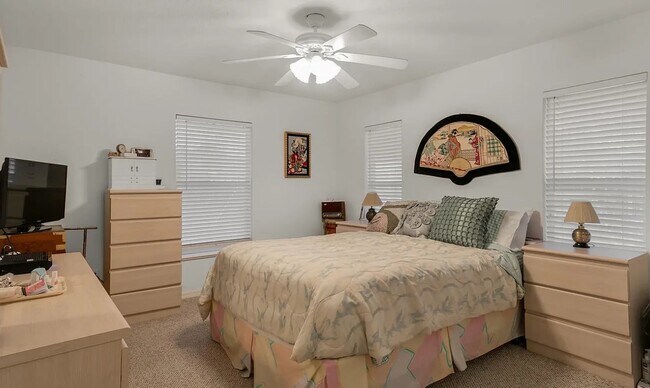 Building Photo - Single-Family Home