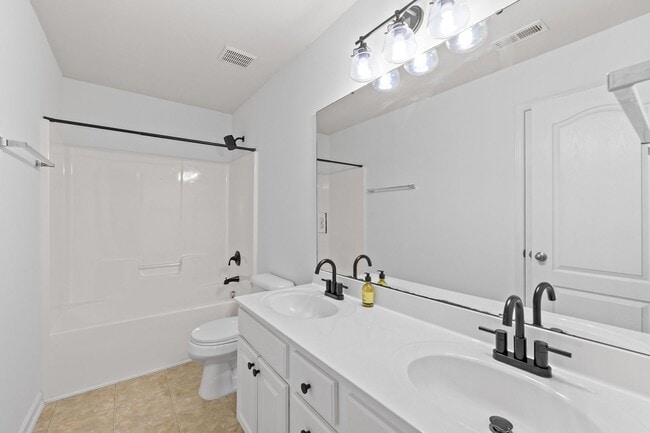 Building Photo - **Lovely 4/2.5 House in Wakefield Plantation**