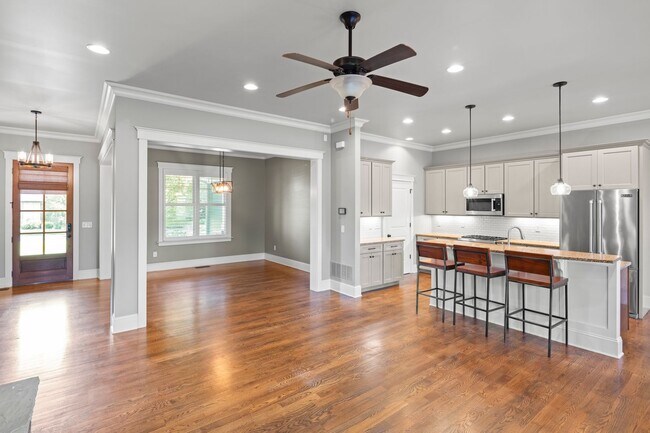 Building Photo - High-End Home on One Level - Beautiful Fletcher Neighborhood