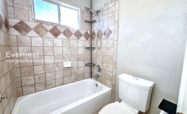 Building Photo - PROMO: Get $500 OFF the first month’s rent when you sign the lease today! / 4 Bed/2.5 Bath Home w...