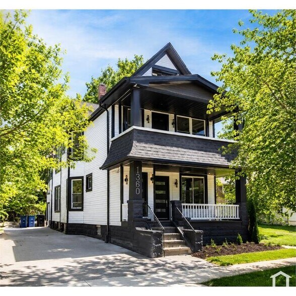 Building Photo - 1360 E 93rd St