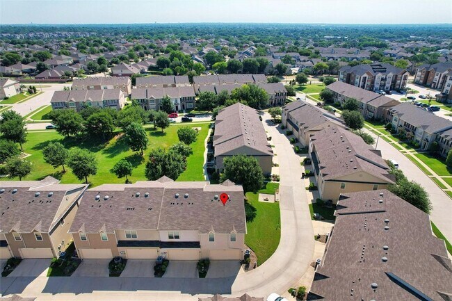 Building Photo - 6900 Carrington Ln