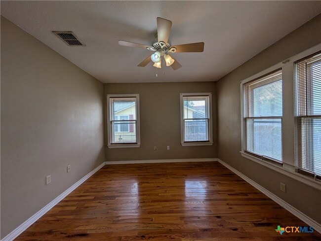 Building Photo - 1185 W Mill St