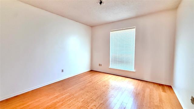 Building Photo - 4020 Mcclary Dr