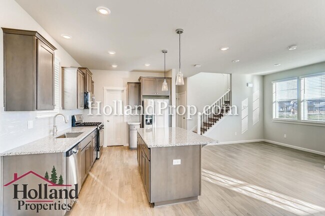Building Photo - Modern Luxury Living Near Intel, Parks & Everything You Need!
