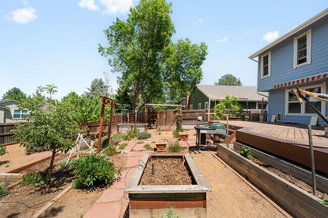 Building Photo - 4BD, 2.5BA Westminster Home with Back Yard