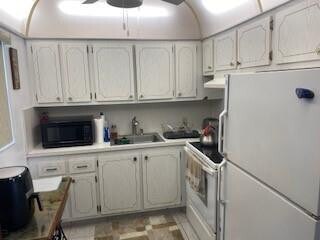 Building Photo - 117 Brighton C