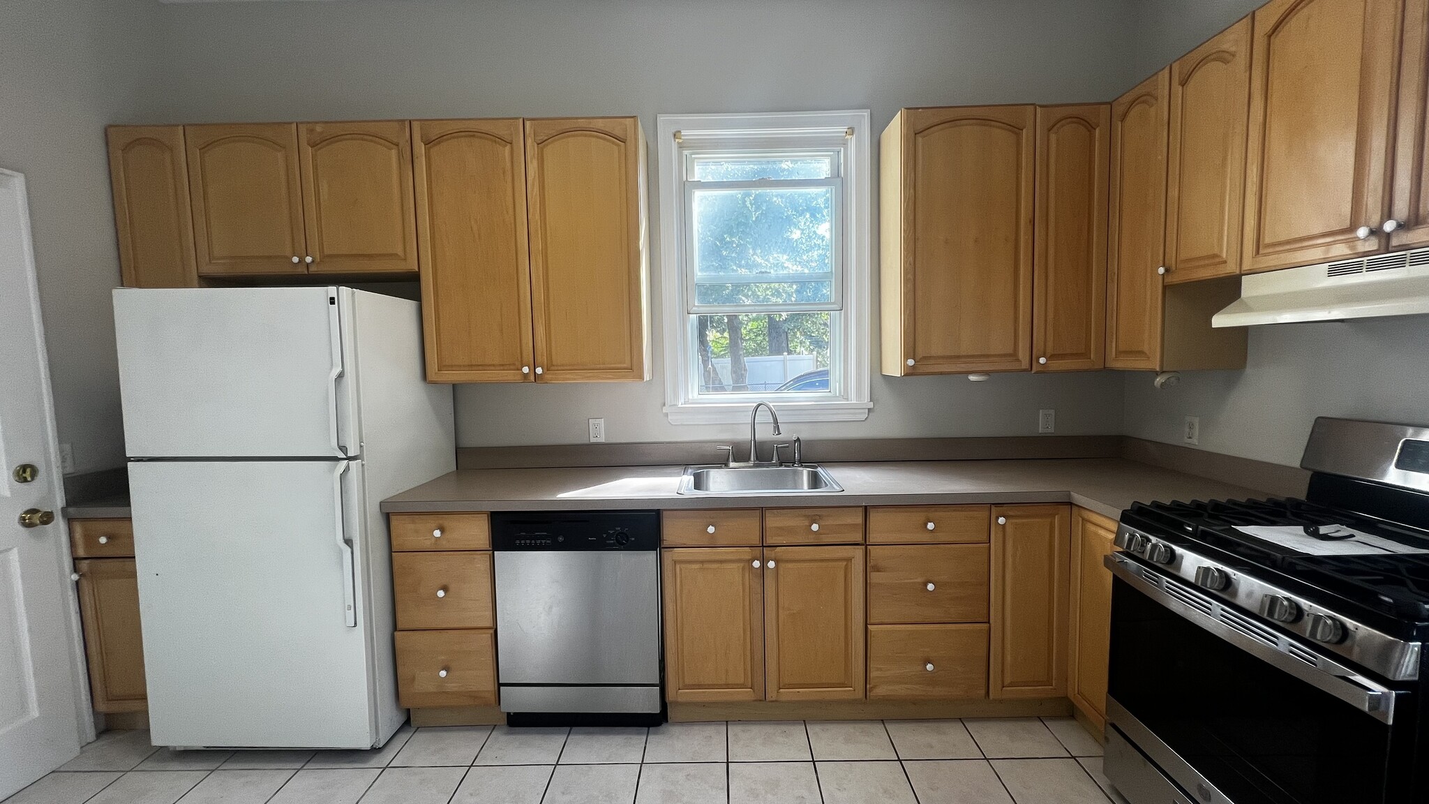 KITCHEN - 89 Grant St