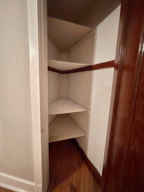 Building Photo - 908 W Waveland Ave