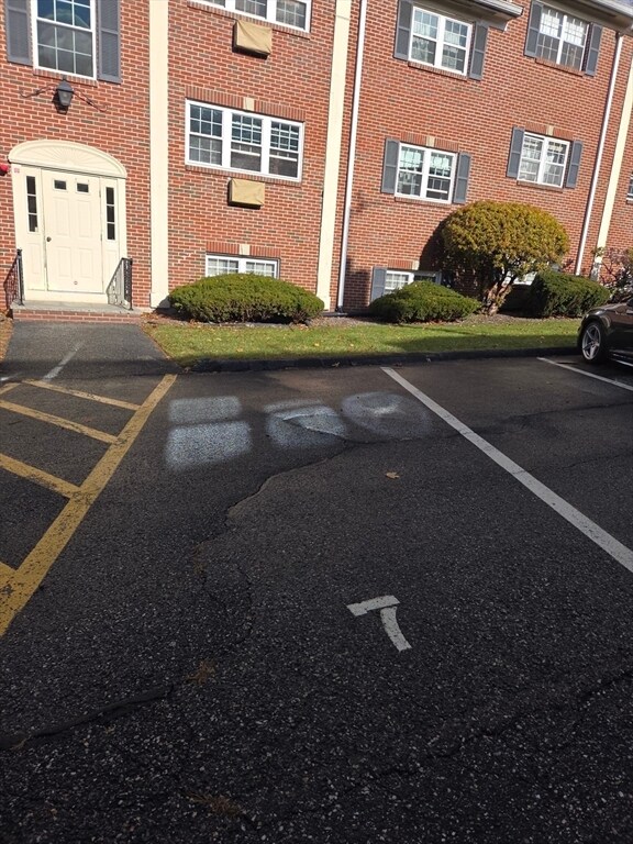 Building Photo - 25 Arlington Rd