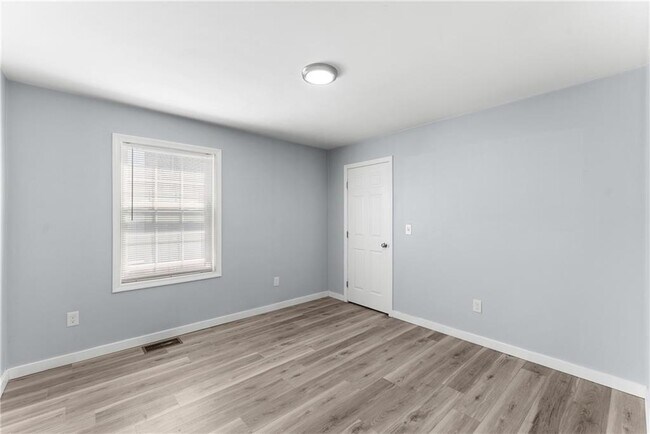 Building Photo - 119 Bowdoin St