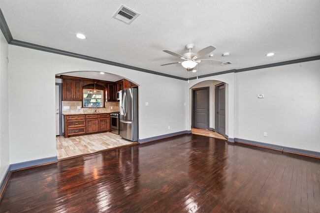 Building Photo - 7623 McHenry St