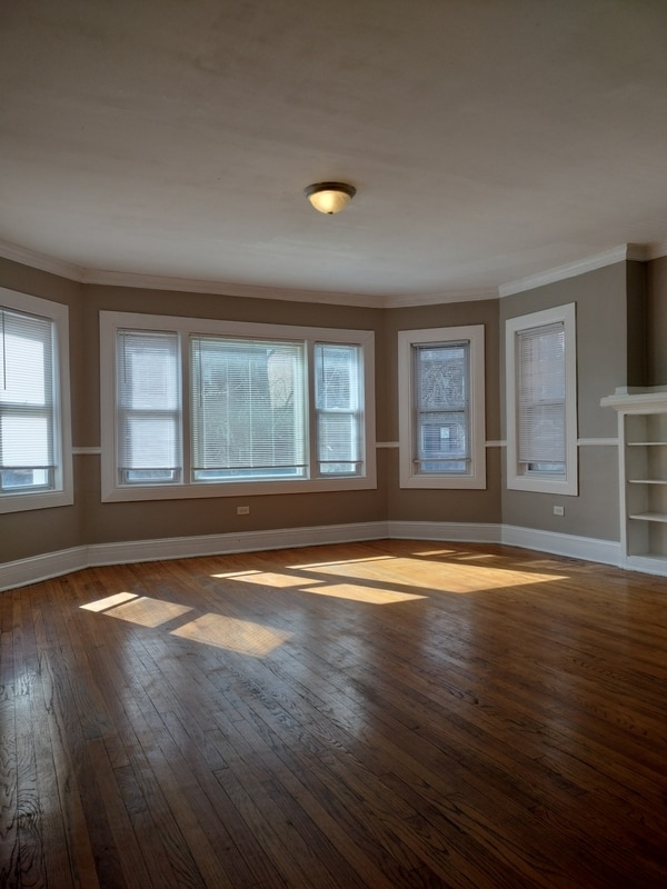 Building Photo - 7729 S Essex Ave