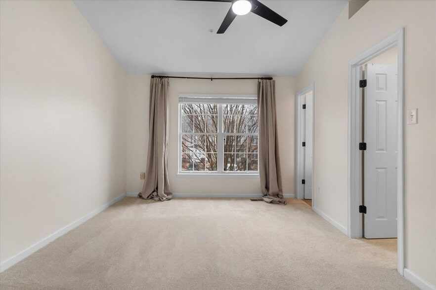 Building Photo - 6105 Starburn Path