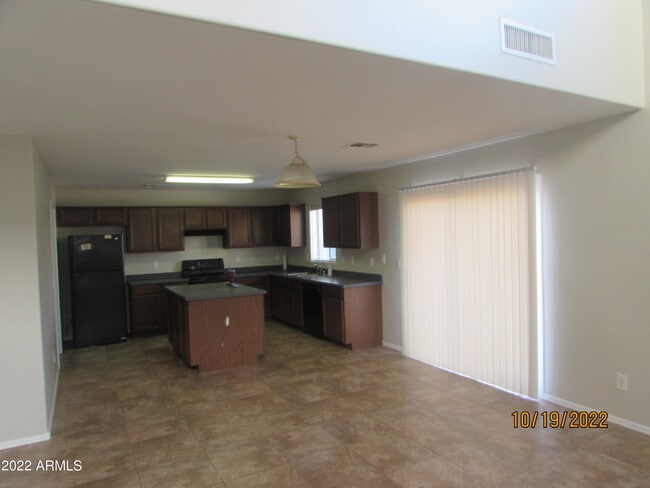 Building Photo - 450 E Maddison St