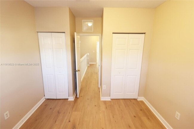 Building Photo - 230 SE 29th Ave