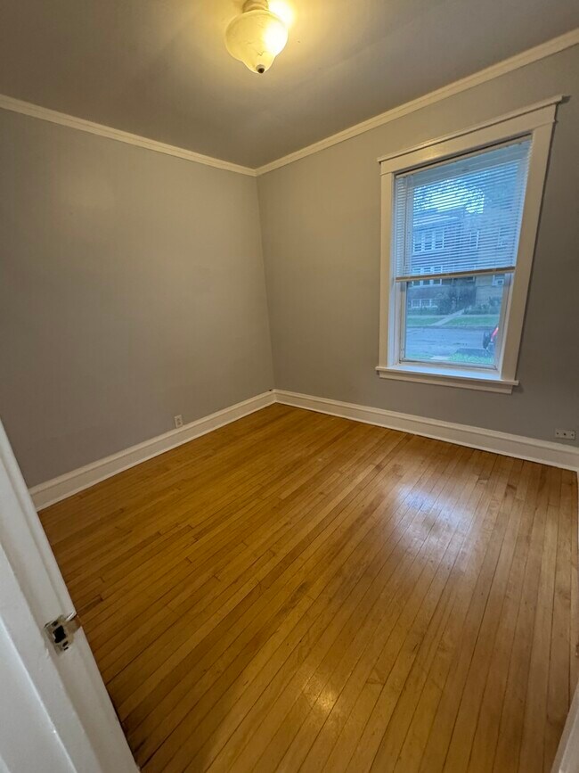 Building Photo - 3008 W Cullom Ave