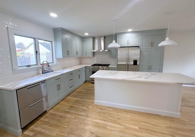 Primary Photo - 18 Radcliffe Rd