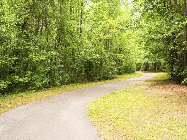 Building Photo - 5-Bedroom Home w/ Fenced-in BackYard in Knightdale