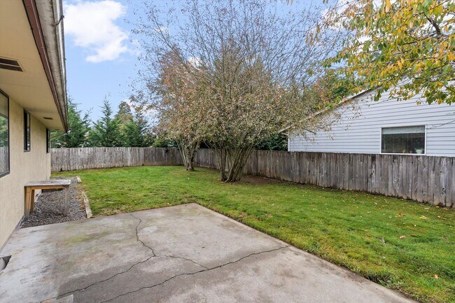 Building Photo - McKinley Duplex