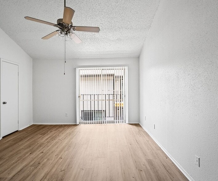 Primary Photo - 2111 Holly Hall St