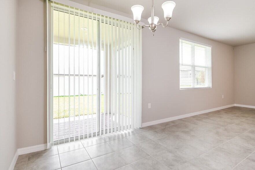 Building Photo - 5264 Sanders Oak Trl