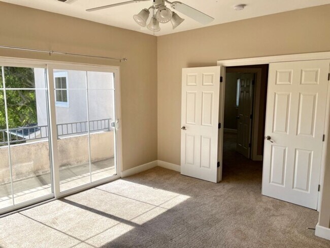 Building Photo - Newer 5 Bedroom House Close to Cal Poly