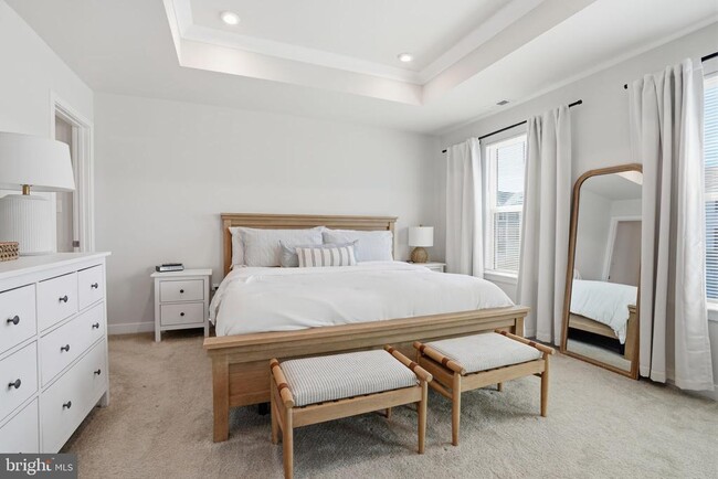 Building Photo - 60 Pratt Ln