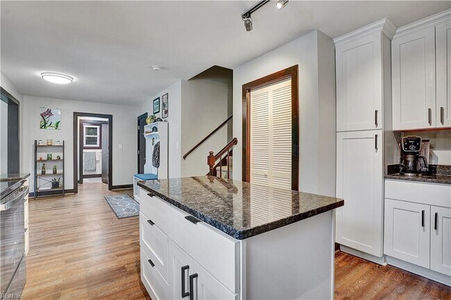 Building Photo - 1780 Valhalla Arch