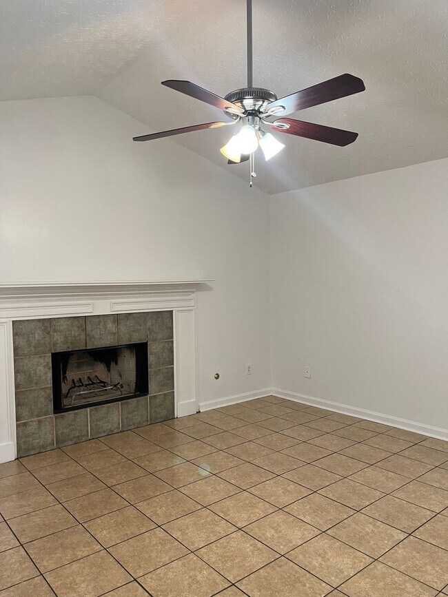 Building Photo - 5409 Sugarmill Dr
