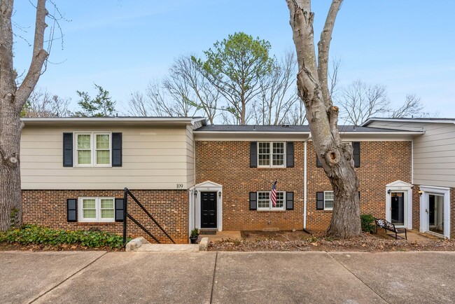 Building Photo - 111 Fernridge Dr