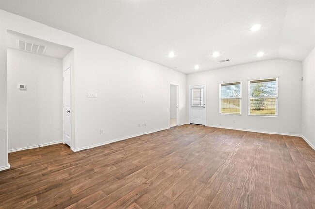 Building Photo - 412 Sickle Lp