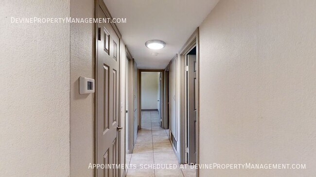 Building Photo - 12995 Chestnut Ave