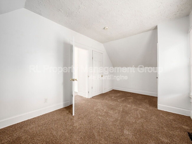 Building Photo - 2278 Indianola Ave