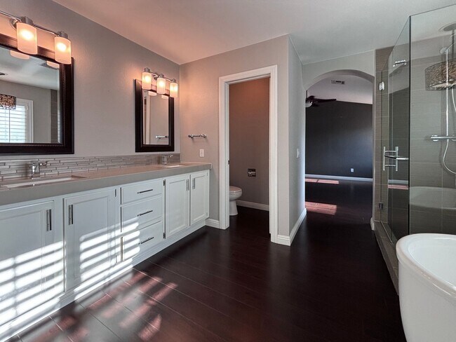 Building Photo - Stunning Updated 4-Bedroom Home with Private Spa in Summerlin North