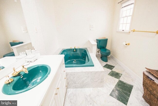 Building Photo - 24 Rose Apple Rd