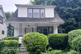 Building Photo - 11512 Harvey Ave