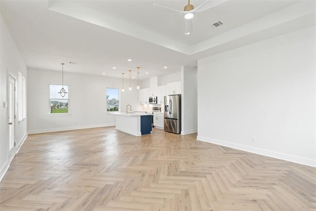 Building Photo - 23107 Miramar Dr
