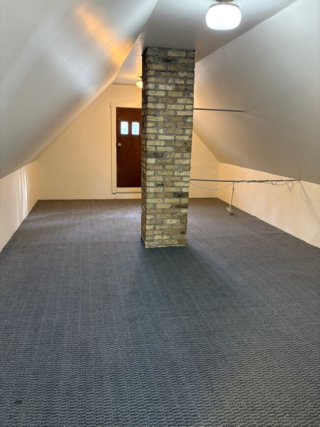 Building Photo - 424 N Pearl St