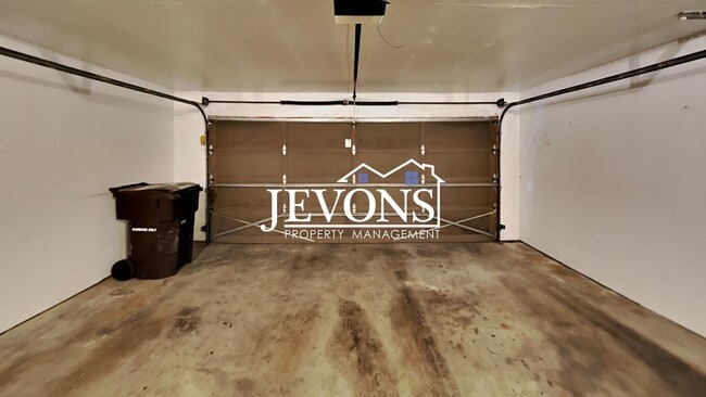 Building Photo - 1202 S 39th Ave